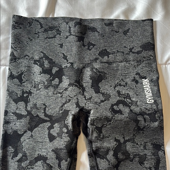 Gymshark Black and Gray Camouflage Leggings - Picture 5 of 6